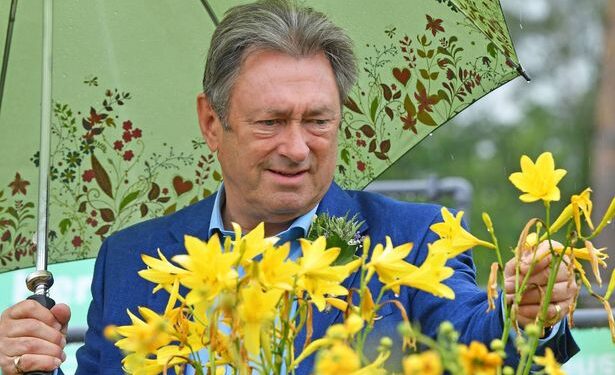 Алан Титчмарш не сдержал слёз, объясняя свой переезд: «Глаза полны слёз»