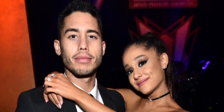 Ариана Гранде изменила слова в песне «Thank U, Next» ради бывшего парня