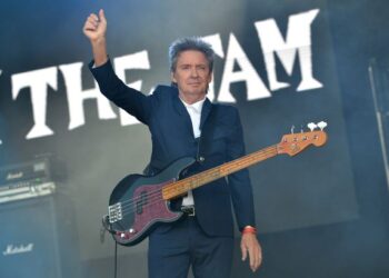 Брюс Фокстон из The Jam объявил о «шокирующем» диагнозе болезни Паркинсона
