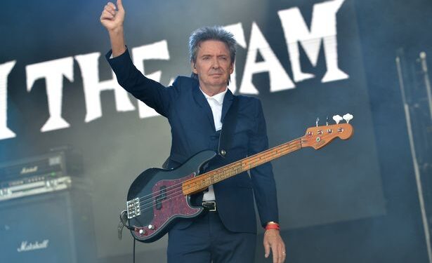 Брюс Фокстон из The Jam объявил о «шокирующем» диагнозе болезни Паркинсона