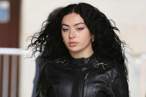 Charli XCX извинилась перед слушателями BBC Radio 1 за неловкую оплошность