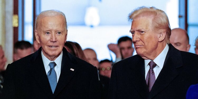 «Какой неудачник»: Байден жёстко прошелся по Трампу из-за провала с бассейном у Линкольна