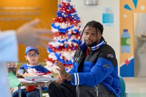 Романтическая лига: как Hallmark превратил NFL в новогодние кинохиты