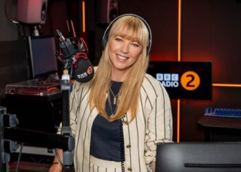 Сара Кокс впервые высказалась об уходе Скотта Миллса с Radio 2 перед своим дебютом в утреннем шоу