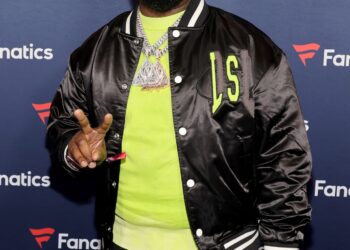 T-Pain почтил память Оливера Три на фестивале — он впервые сыграл их совместный трек