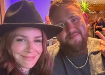 Трагедия семьи, в которую врезалась жена Rag’n’Bone Man: за несколько месяцев до аварии они потеряли отца