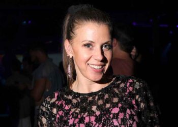 «Я хотела быть хуже, чем они»: звезда «Полного дома» о токсичном окружении и борьбе с зависимостью