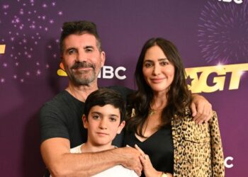 Жена Саймона Коуэлла рискует стать «самой непопулярной мамой» из-за строгих правил для сына