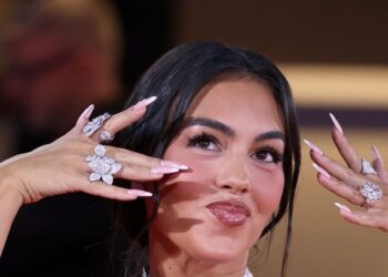 Жёны футболистов ЧМ-2026: какие хитрости используют WAGs, чтобы сиять на трибунах