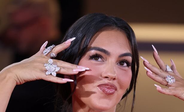 Жёны футболистов ЧМ-2026: какие хитрости используют WAGs, чтобы сиять на трибунах