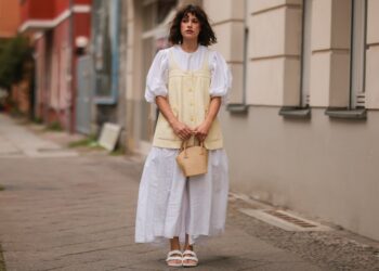 15 стильных сандалий, в которых ноги не устанут — никакой «разноски»