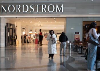 17 Rich Mom-Style Fashion Deals Hiding in Nordstrom’s Anniversary Sale
