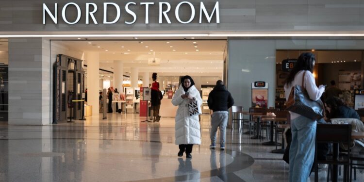 17 Rich Mom-Style Fashion Deals Hiding in Nordstrom’s Anniversary Sale