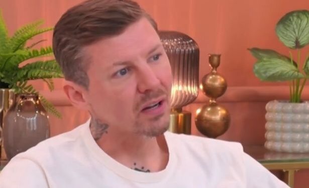 «40 лет быть собой меня чуть не убило»: Профессор Грин — о диагнозе, который перевернул жизнь