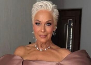 68-летняя Дениз Уэлч шокировала фанатов фигурой: звезда показала секреты подготовки