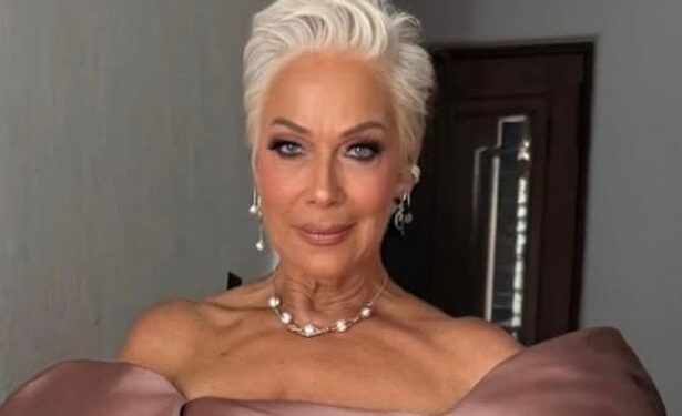 68-летняя Дениз Уэлч шокировала фанатов фигурой: звезда показала секреты подготовки