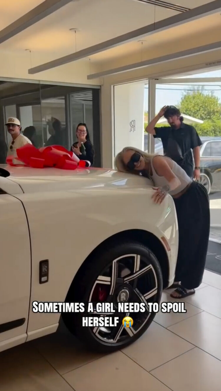 Банни Хо купила Rolls-Royce за $500 тыс. после развода с Jelly Roll