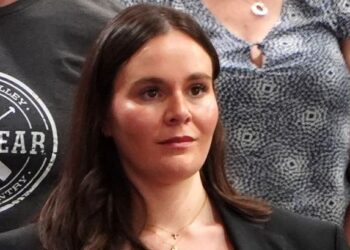 Беременная Холли Рамзи убита горем из-за провала Адама Пити на Играх Содружества