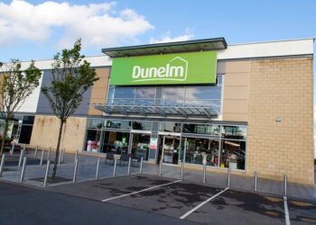 Dunelm: «Компактный» предмет за £3 решает проблему хранения в ванной и спальне