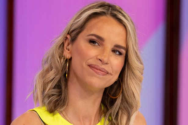 «Ей стоило бы уже научиться»: Vogue Williams раскритиковала новый брак Кэти Прайс