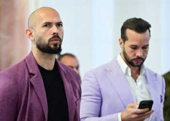 Эндрю Тейт и его брат арестованы в США по 38 новым обвинениям в сексуальных преступлениях