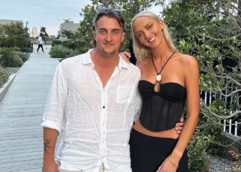 Энни Найт вспомнила, когда её жених впервые приревновал к работе на OnlyFans