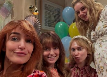 Хлоя Файнман покидает SNL после семи сезонов: «Уходить по-настоящему тяжело»