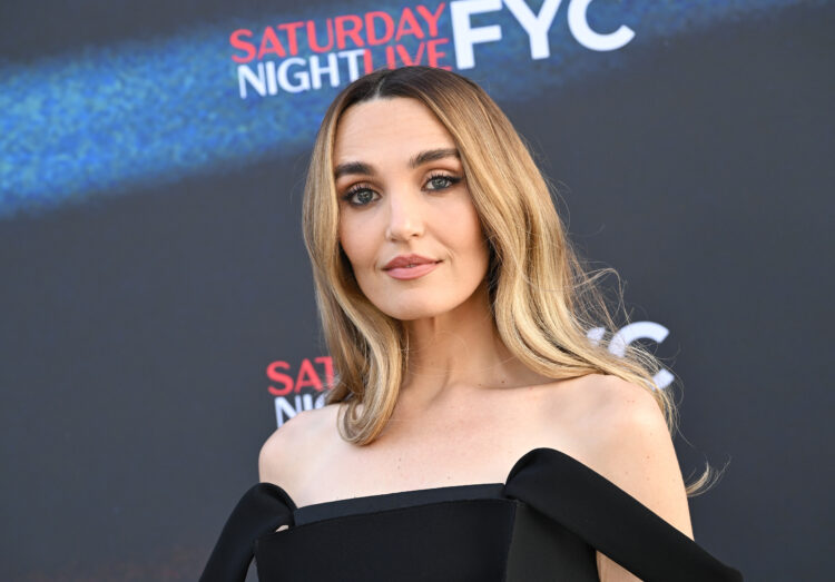 Хлоя Файнмен ушла из SNL из-за напряжённых отношений с коллегами