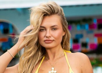 «Каждый парень ко мне так относится»: Звезда «Love Island» Джен Терри шокировала откровениями о сексе и самооценке