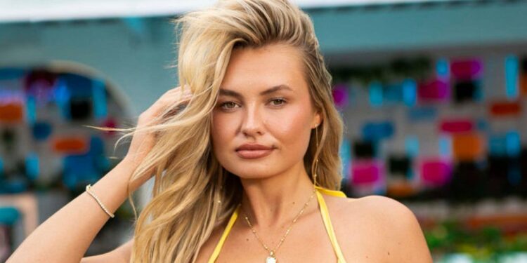 «Каждый парень ко мне так относится»: Звезда «Love Island» Джен Терри шокировала откровениями о сексе и самооценке