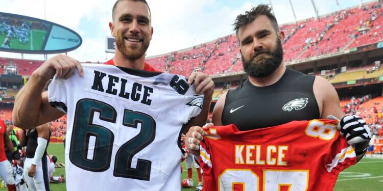 Келсы против всех: как семья главной звезды NFL делит любовь между двумя братьями
