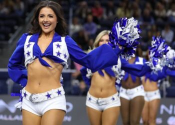 Консилер, который не подведёт: секрет идеального макияжа чирлидеров Dallas Cowboys