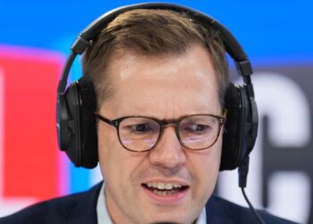 Лондонские радиослушатели жёстко прошлись по Роберту Дженрику во время прямого эфира