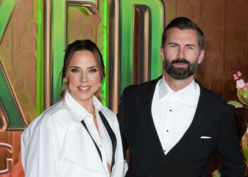 Мелани Си выходит замуж: коллеги по Spice Girls поздравляют «Спорти Спaйс»
