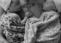 Ник Виалл и Натали Джой стали родителями двойняшек после череды выкидышей