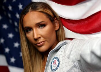 Олимпийская чемпионка Лоло Джонс обвинила USA Bobsled в халатности: потеря контроля над мочевым пузырем и перелом позвоночника
