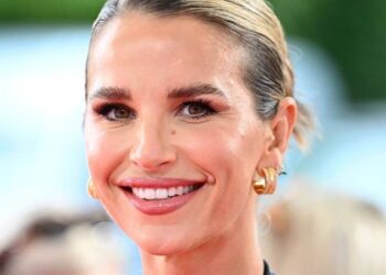 «Он просто всех разводит»: Vogue Williams безжалостно прошлась по мужу Кэти Прайс