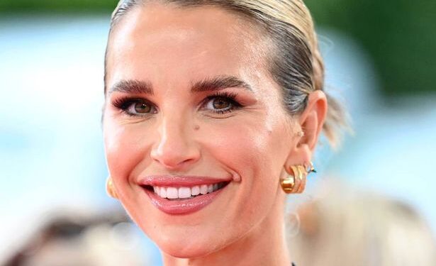 «Он просто всех разводит»: Vogue Williams безжалостно прошлась по мужу Кэти Прайс