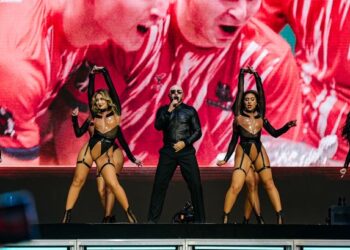 Pitbull зажёг на новом фестивале Roundhay в Лидсе: как прошёл дебют