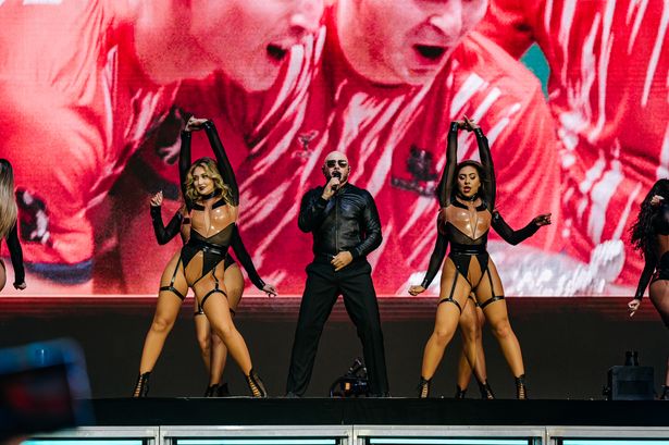 Pitbull зажёг на новом фестивале Roundhay в Лидсе: как прошёл дебют