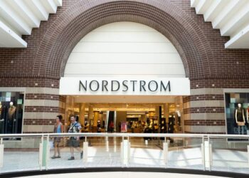 Распродажа Nordstrom: 17 лучших модных находок до $100