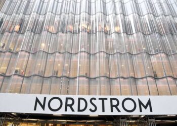 Распродажа Nordstrom’s Anniversary уже близко: лучшие скидки до 80% доступны прямо сейчас