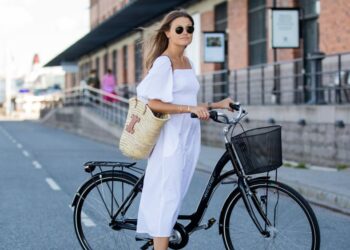 Распродажа в Nordstrom: 13 летних платьев со скидками до 70%