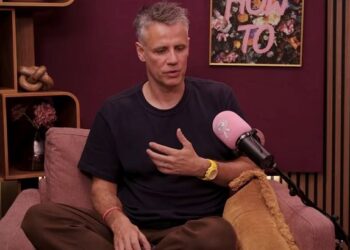 Ричард Бэкон признался, что скандал с кокаином на Blue Peter до сих пор его преследует