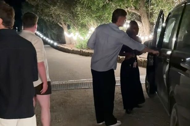 Сами Элиши вывели с финала Love Island охрана — что случилось