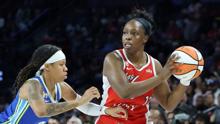 Сотрудник Hilton уволен после расистского сообщения звезде WNBA Челси Грей