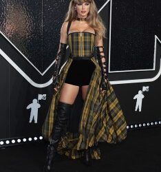 Свадьба Тейлор Свифт и Трэвиса Келси: как Dior стал главным героем церемонии