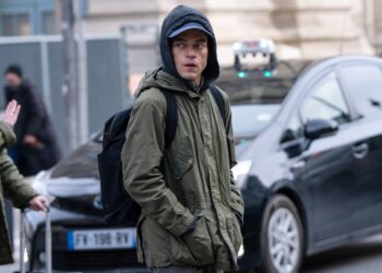 Три боевика на Prime Video: от «Любителя» с Рами Малеком до культового «Дорожного дома»