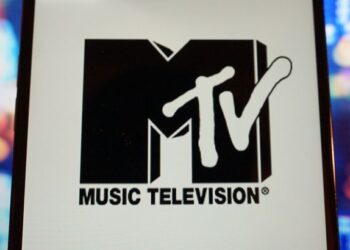 Умер Дэйв Кендалл: ведущий культового шоу MTV «120 минут»