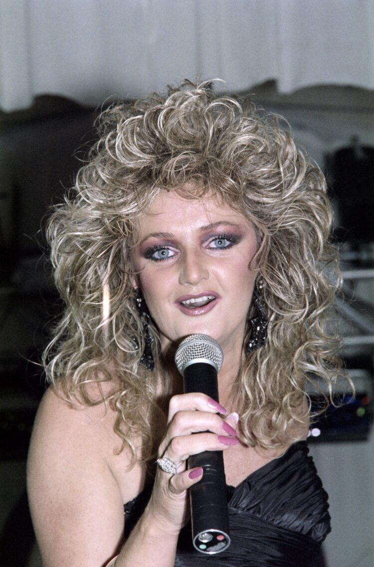 Умерла Бонни Тайлер — легендарная исполнительница хита «Total Eclipse of the Heart»